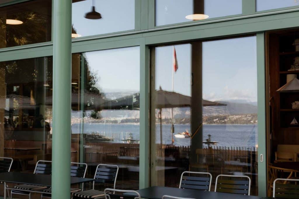 Devanture de l'hôtel Port Gitana, boutique hôtel 4 étoiles à Genève